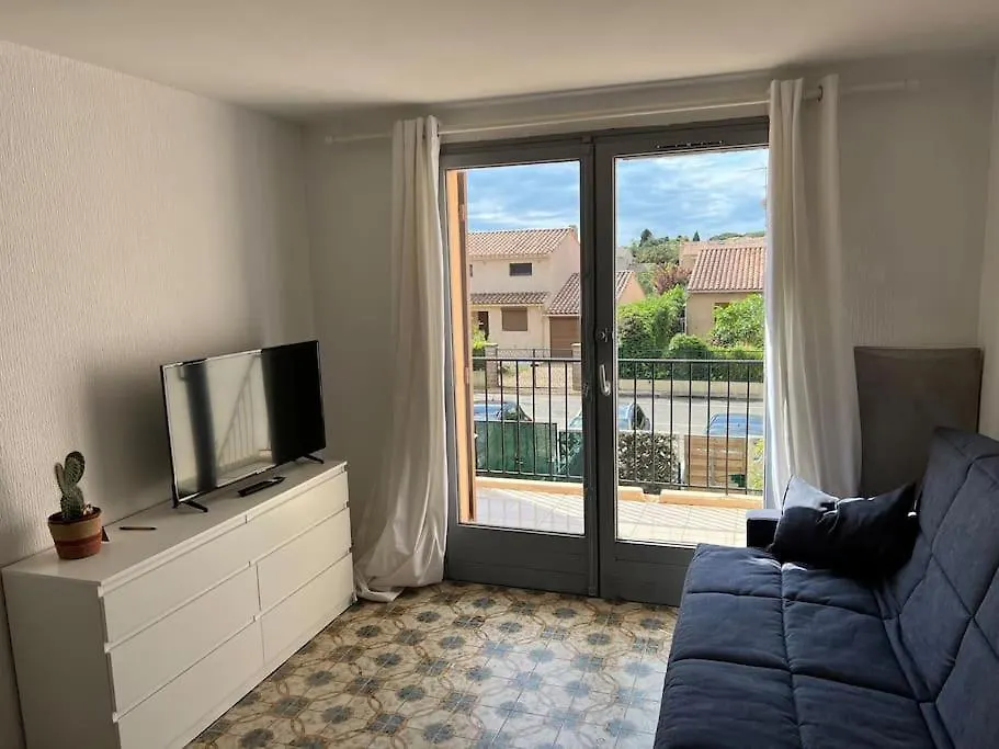 Logement Proche Plages Et Port La Londe-les-Maures 0*,  France